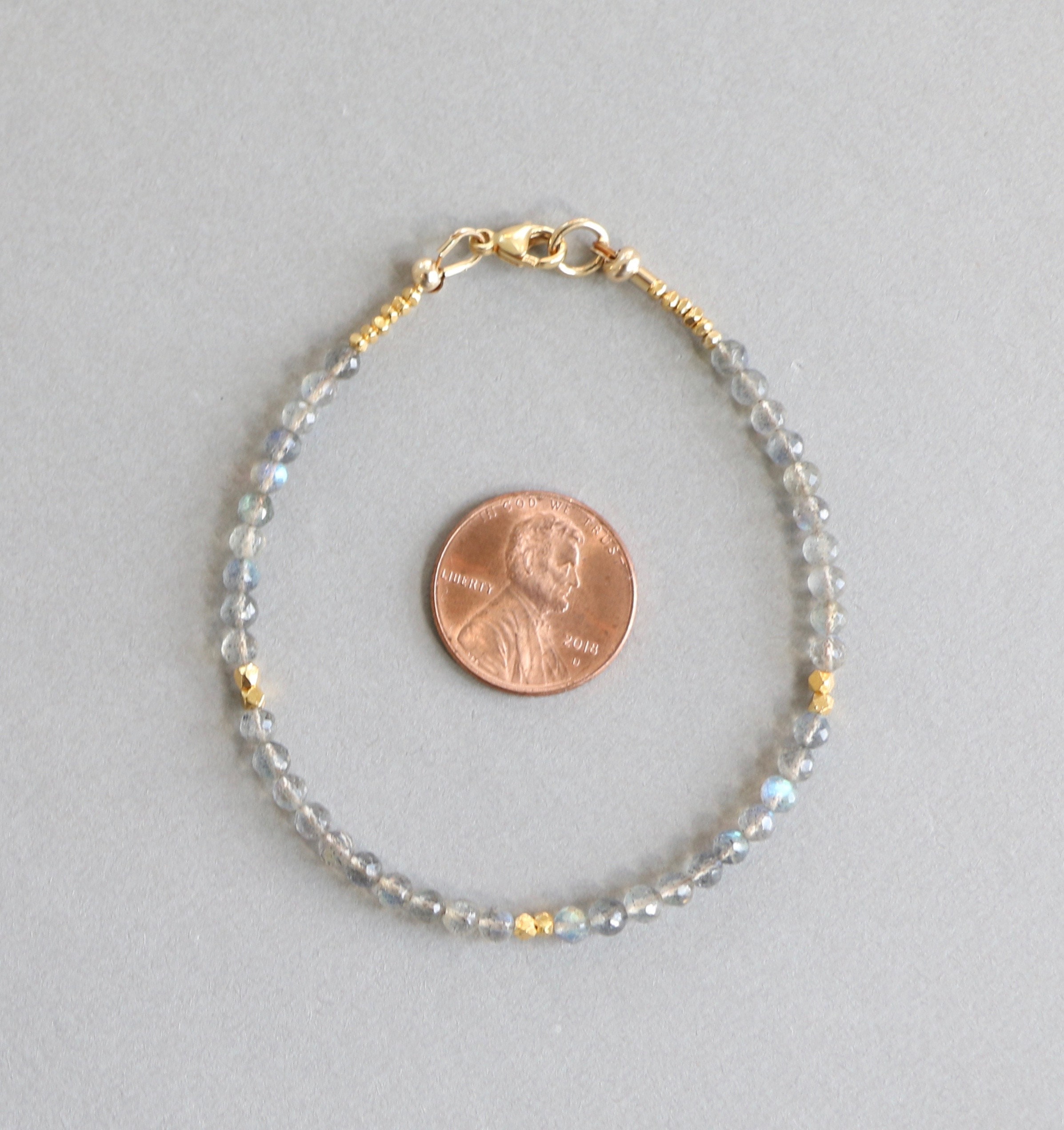 Handmade Labradorite Gemstone Bracelet – Stretchy, 8mm Beads – Includes Gift Bag & Card