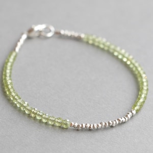 Peridot Bracelet, August Birthstone Bracelet, Green Bracelet, Beaded Gemstone Bracelet, Gift for Leo