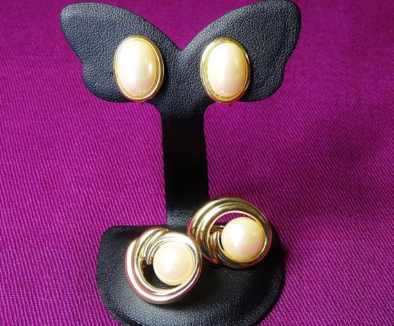 Vintage De-Stash Bulk Lot 2 Pr Faux Pearl Earring… - image 1