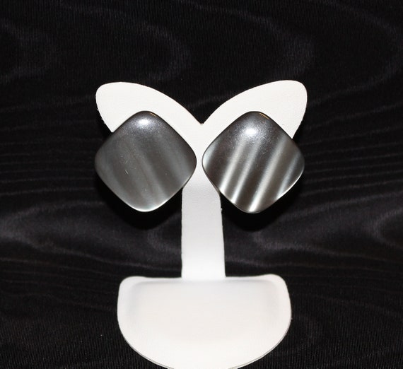 Vintage Pierced Earrings Grey-Silver Lucite Pearl… - image 3