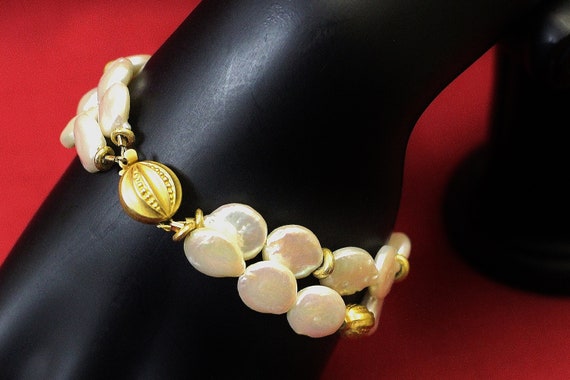 Vintage Bracelet Small Textured Coin Pearls Mothe… - image 5