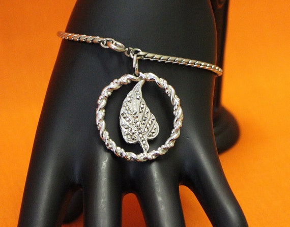 Vintage Bracelet Marcasite Leaf Sitting in Centre… - image 3