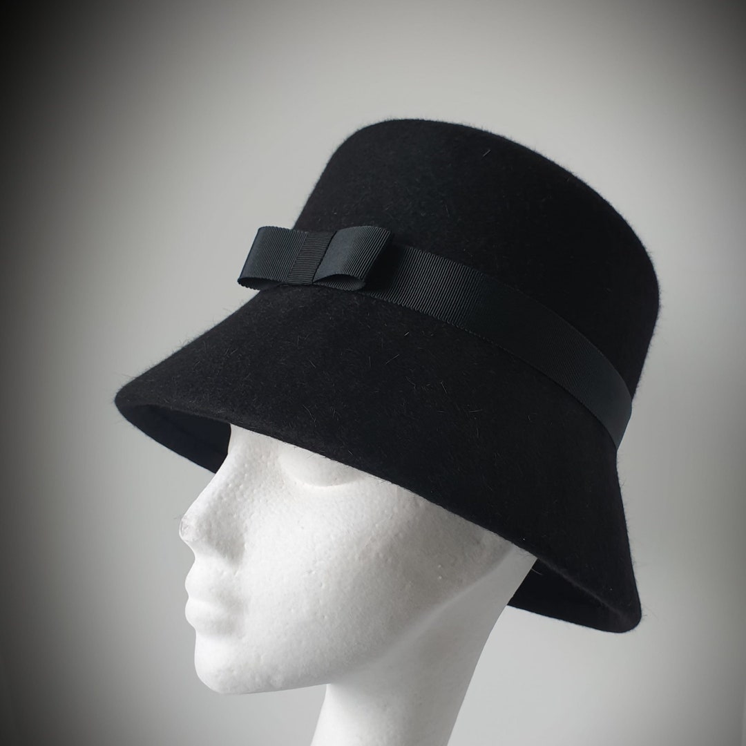 Vintage Wool Felt Hat Mid Century Black White Bucket Superbe Union Made Womens Vintage Wool Felt Hat Mid Century Black White Bucket Superbe  main image 4