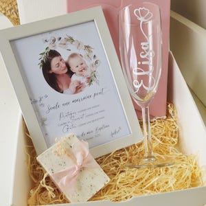 Coffret Baptême cadeau  Marraine avec flûte personnalisée, cadre photo, savon et carnet