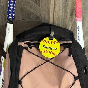 Etiquetas personalizadas para bolsos: deportes, bandas, baile, equipaje y más / Etiqueta con nombre personalizada / Metal o acrílico redondo de 7,6 cm