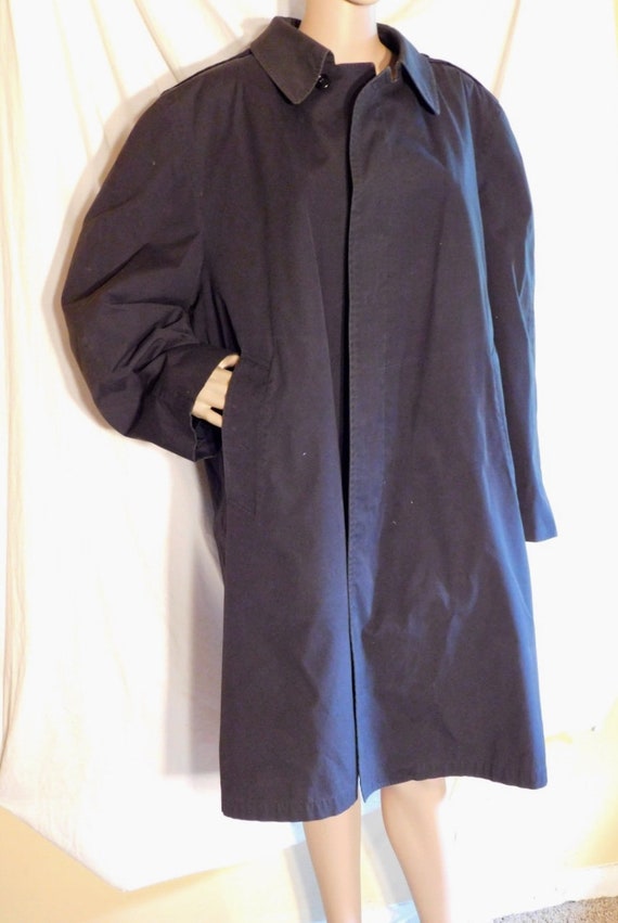 Vintage London Fog Raincoat Mens Raincoat with Rem