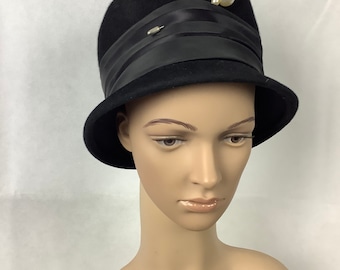 Vintage Black Wool Hat With Feather by Glamour Felts and  display picture 2