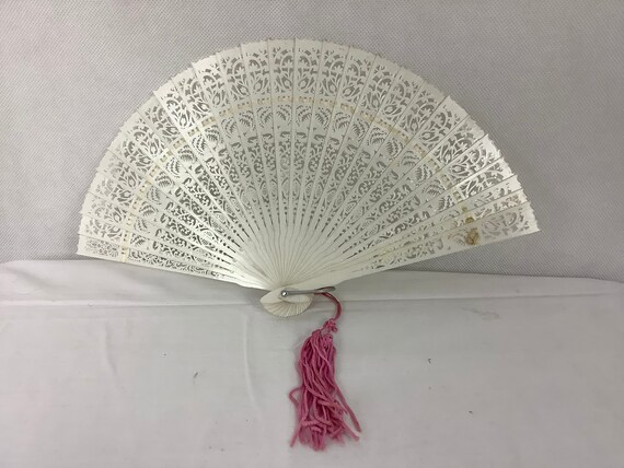White hand discount fans bulk