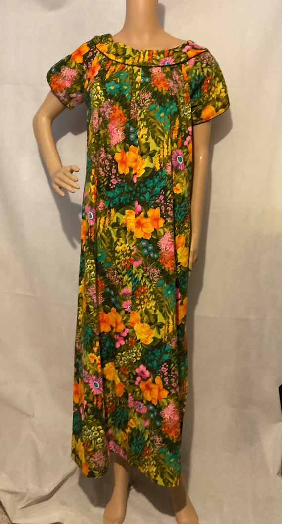 Vintage Maxi Dress Hawaiian Print Tiki Dress