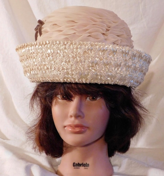 Vintage Hat Straw Raffia Bucket Hat Cream Chiffon Crown  display picture 3