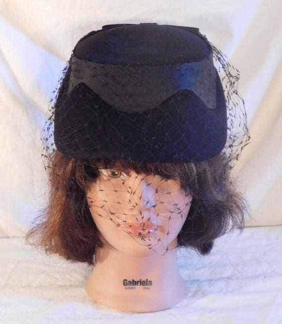 Vintage 1940-1950 Wool Hat Vintage Hat Black Net Veil Black  display picture 1