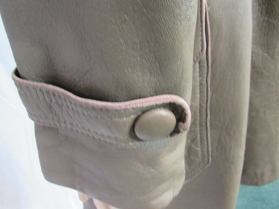Vintage Leather Trench Coat Fur Collar Belted Tre… - image 6