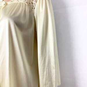 Vintage Vanity Fair Robe Buttery Yellow NOS Tags attached image 4
