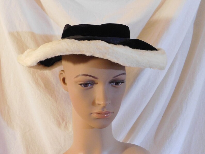 Vintage Hat Black Velvet Saucer Hat Faux Fur White Trim Etsy