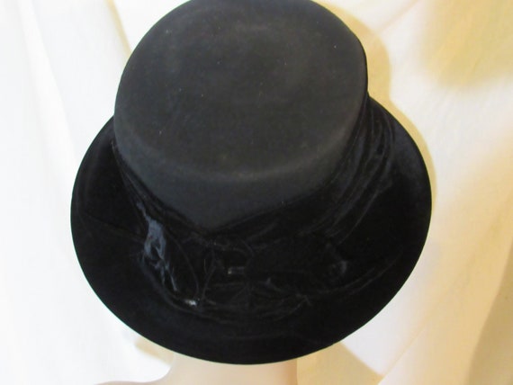 Vintage Lord & Taylor Black Hat Wool Hat Ladies Black Wool  display picture 2