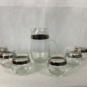 Vintage Glassware Dorothy Thorpe style Pitcher and Glasses Silver Rim
