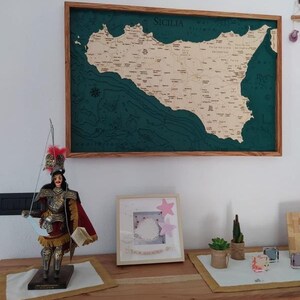 Sicilia Italia Mapa de Sicilia 3D | 46x68cm | 18 x 27 pulgadas | Gráfico de mapa de madera Corte láser Adornos de árbol de Navidad Decoración Regalo Papá Noel