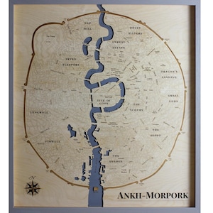 Ankh Morpork Karte 3D | 67 x 76 cm | 26 x 30 Zoll | Lasergeschnittene Karte aus Holz | www.geckoart.it