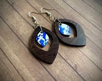 Walnuss Ohrringe, Sommer Schmuck, Holzohrringe, Holzschmuck, Handgemachter Holzschmuck, Baumeln Ohrringe