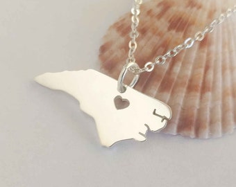 North Carolina State Necklace,Silver NC State Charm Necklace,North Carolina State Shaped Pendant,North Carolina State Necklace With A Heart
