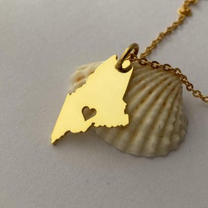Gold Maine State Necklace,ME State Necklace,Maine State Shaped Pendant,Maine State Necklace With A Heart