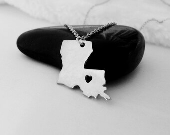 Louisiana Pendant Necklace,Silver Louisiana State Necklace,LA State Pendant Jewelry,Louisiana Charm State Necklace With A Heart