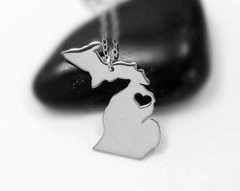 Silver Michigan Shaped Necklace,MI State Charm Necklace ,Michigan State Shaped Pendant,Michigan State Necklace With A Heart