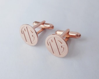 Eleganti gemelli con monogramma, gemelli personalizzati per matrimonio, gemelli con due iniziali in oro rosa, gemelli con monogramma in stampatello, gemelli da uomo