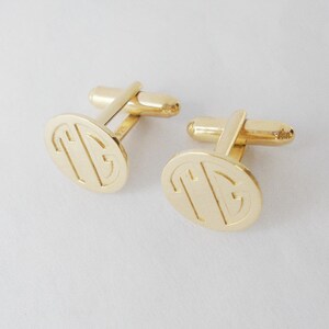 Iniciales personalizadas Gemelos, Gemelos monograma de dos letras de bloque, Gemelos de hombre de oro plateado / amarillo, Gemelos monogramados elegantes