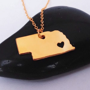 Rose Gold Nebraska Zustand Halskette, Nebraska Charme Halskette, Ne Zustand geformte Halskette, Nebraska Halskette mit einem Herz