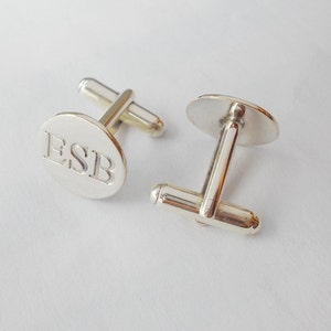 Boutons de manchette en argent, boutons de manchette monogramme en argent, boutons de manchette ronds, boutons de manchette gravés, boutons de manchette monogramme, cadeau garçons d&#39;honneur
