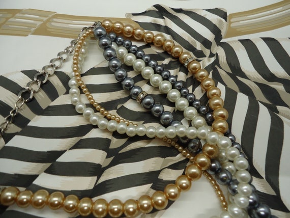 Vintage 6 Strand Faux Pearls in Cream, Champagne … - image 5