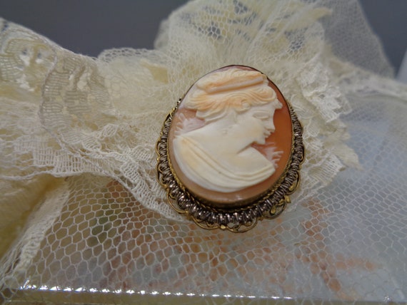 Vintage Beautiful SHELL CAMEO Brooch/Pendant  Vic… - image 7