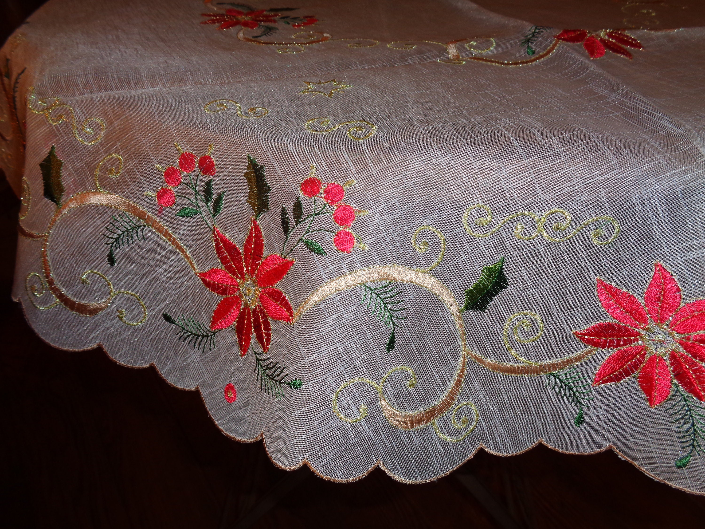 Vintage Embroidered, 36 Inch Round Tablecloth
