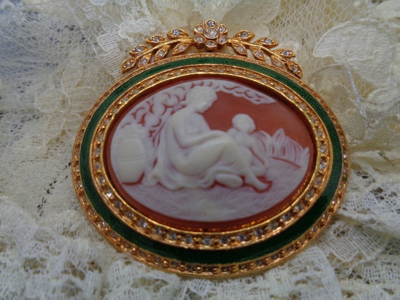 Vintage "JOAN RIVERS" CAMEO Brooch Neoclassical M… - image 3