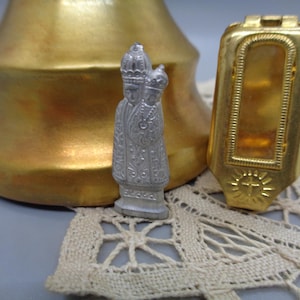 RARE Vintage Religious Pocket Shrine "Madonna & Christ Child" Travel Metal Miniature with Window - Catholic