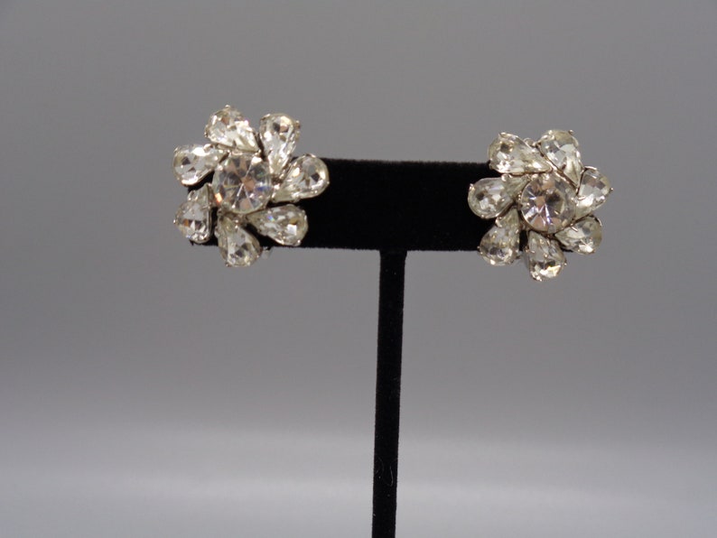 Vintage Classic KRAMER Earrings Silver Tone Rhinestone 1 inch Clip On Earrings Hallmarked