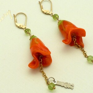 Orange Glas Venedig Blumen und Peridot Ohrringe, handgefertigt - made in Italy
