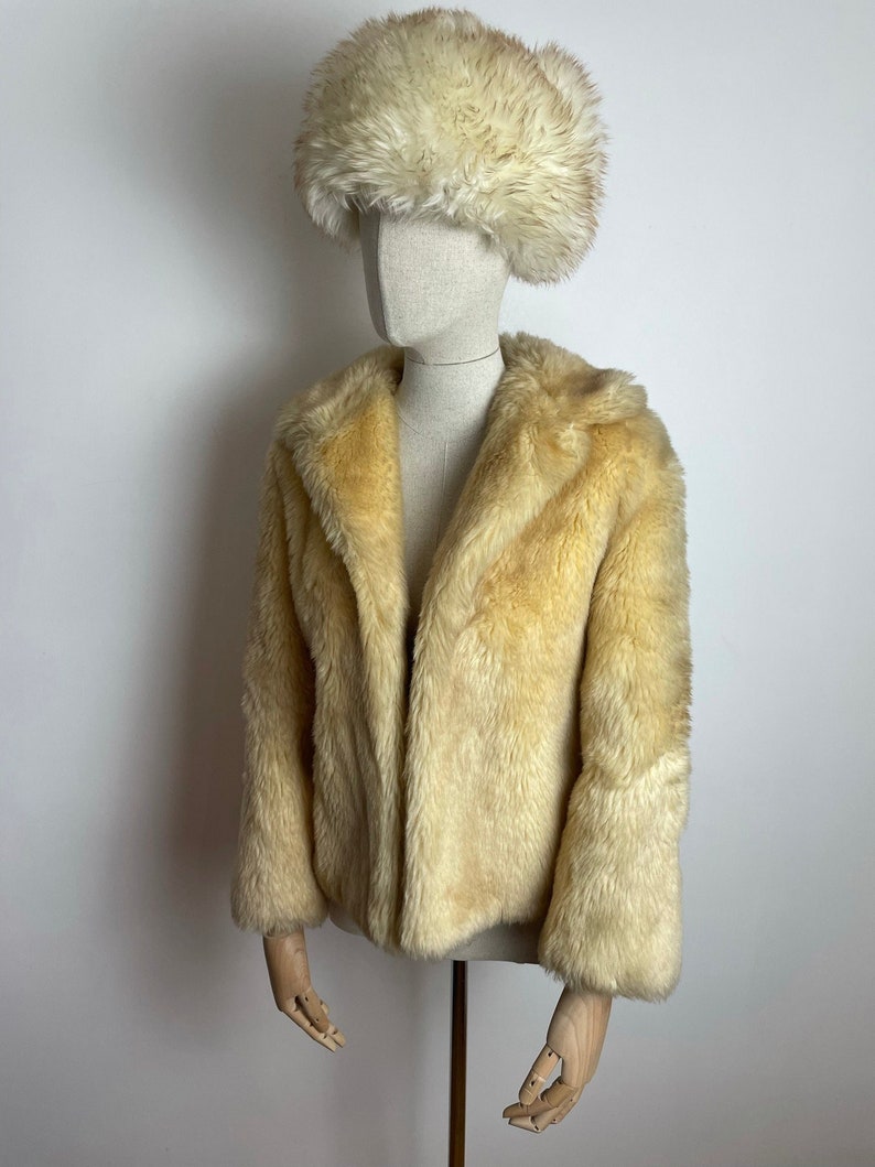 Vintage 1960s Gorgeous UK Size 10-12 Fluffy Blonde Teddy Faux image 1