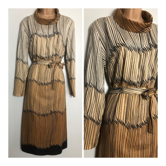 Vintage 1970s UK Size 16-18 Stunning Parisian Beig