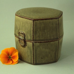 Lisa Engqvist, Bing and Grondahl, Denmark. Mid Century Stoneware Hexagonal Box