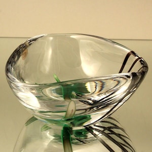 Vicke Lindstrand, Kosta, Sweden, Triangular Art Glass Bowl. Mid Century, 1950's