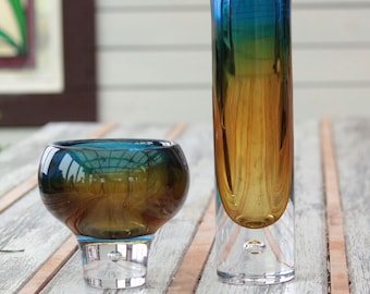 Vicke Lindstrand, Kosta, Sweden. Pair of Mid Century Modernist Sommerso Vases