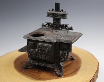 Antique Mini Cast Iron Stove &quot;Queen&quot;, Vintage Doll House Kitchen Stove 1950, Antique Crescent