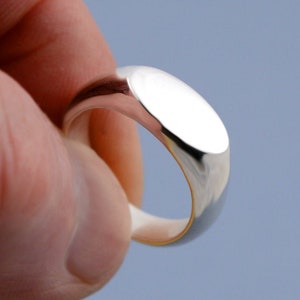 TOM WOOD Oval Polished SIGNET Ring Sz 56 7.5 - Etsy TOM WOOD Oval Polished SIGNET Ring Sz 56 7.5 - Etsy