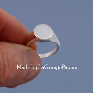 Oval ladies signet or pinkie ring in 925 sterling silver made to your size