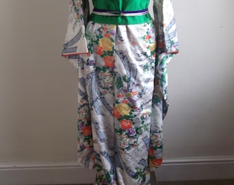 E Lovely Vintage Japanese Silk Furisode Kimono with Ribbons andFlowers