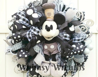 Character Wreath, Classic Character Wreath for Front Door, Mouse Wreath, Plush Wreath, Theme Park Wreath, Black & White Wreath