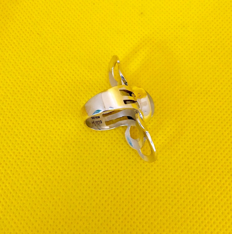 Big Sterling silver and moonstone Moon stone ring. Ring for woman sterling and stone ring made of 925 silver and moonstone
