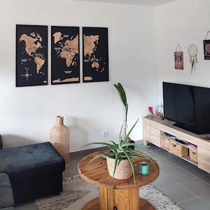 Pomysł na dekorację ścienną, Drewniana mapa świata inspirowana podróżami, Korkowa mapa biurowa z pinezkami, Nowoczesny prezent podróżny dla pary, Dekoracja tryptyku do salonu